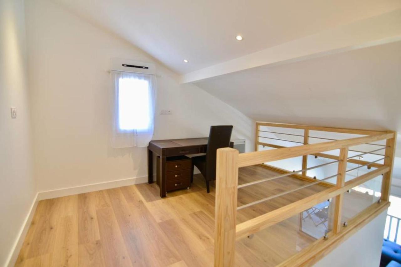 Coco Elaura Modern Duplex With 2 Bedrooms And A Balcony In * Biarritz